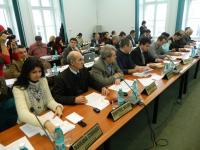 Consilierii au dezbătut problemele ridicate de studiul de fezabilitate aferent Pieţei Avram Iancu FOTO: A.P.